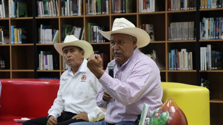 Realiza UTEsc conversatorio sobre la baja floración del mango en el Sur de Sinaloa
