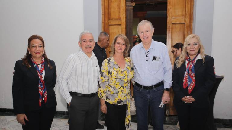 Lolys Rubio, Fernando Valdez, Angélica Martín de Madero, Rodolfo Madero y Claudia Águila.
