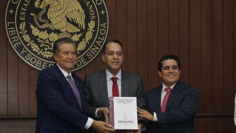 El Gobierno de Sinaloa entregó al Congreso del Estado el proyecto de presupuesto para el 2024.