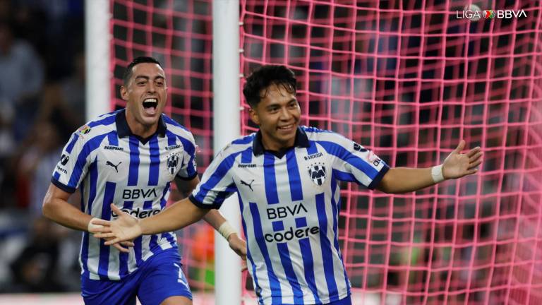 Víctor López anota por Rayados.