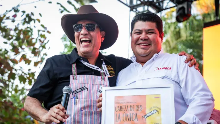 Celebran con ‘La Gran Mesa’, la unión, la gastronomía e identidad de los culiacanenses