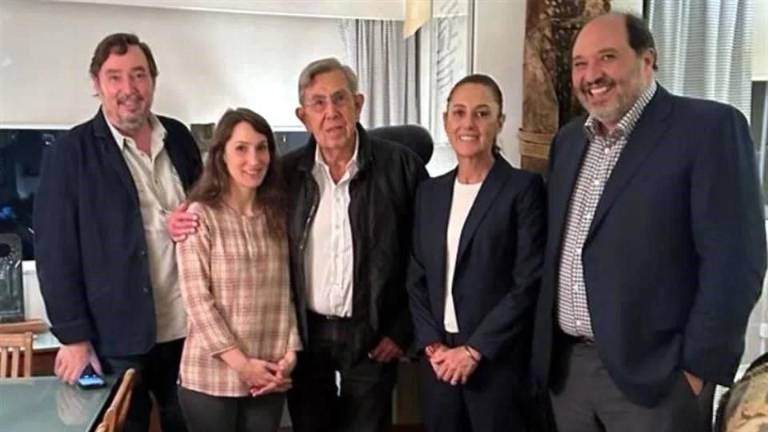 Claudia Sheinbaum al centro junto a Cuauhtémoc Cárdenas, quien falleció este miércoles a los 92 años.