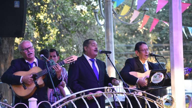 Celebran 23 años de las Tardes de Bolero con el Trío Azteca