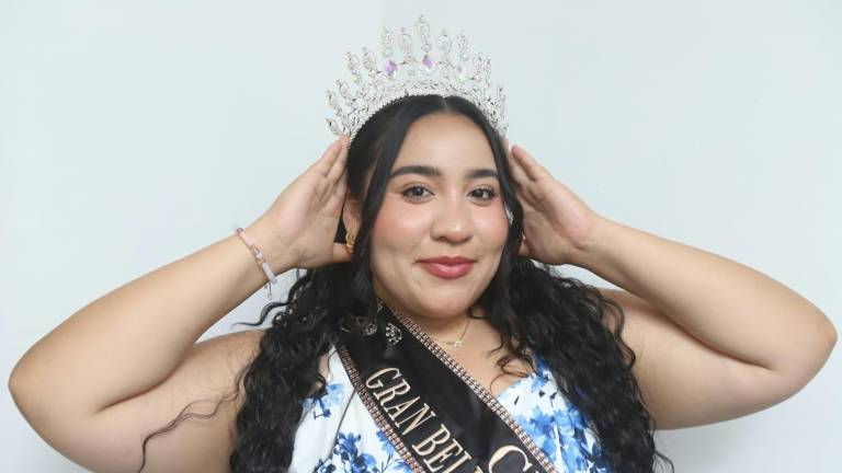 Arely Rangel Ortiz luce la corona que obtuvo al conquistar la categoría Curvy 2026 de Gran Belleza Internacional, en Cartagena, Colombia.