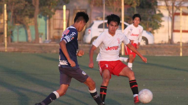 La Liga de Futbol Juvenil C se adentra a la recta final de su calendario regular.