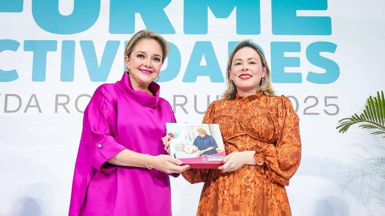 Eneyda Rocha Ruiz, presidenta del DIF Sinaloa, presentó su Tercer Informe de Actividades.