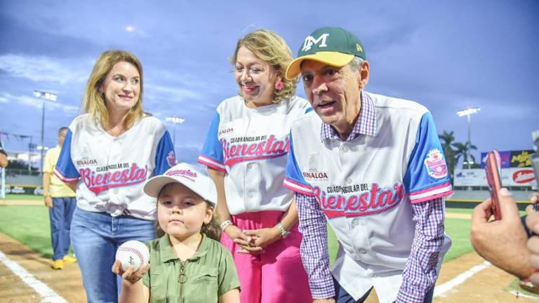 El lanzamiento de la primera bola estuvo a cargo de la pequeña Aranza Inzunza, de cuatro años, quien padece diabetes tipo 1.