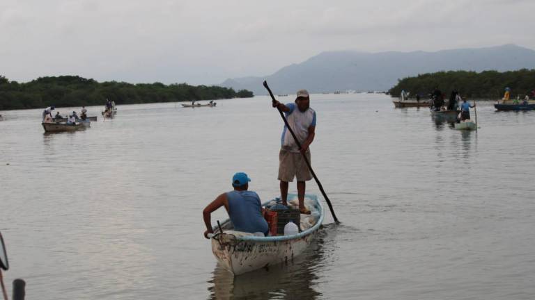 Corrales, chacuacos y alcantarillas, el añejo problema de la pesca ilegal en Rosario