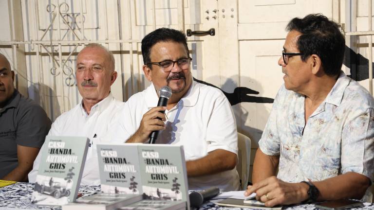 El escritor Juan José Rodríguez compartió detalles de su más reciente obra con los asistentes.