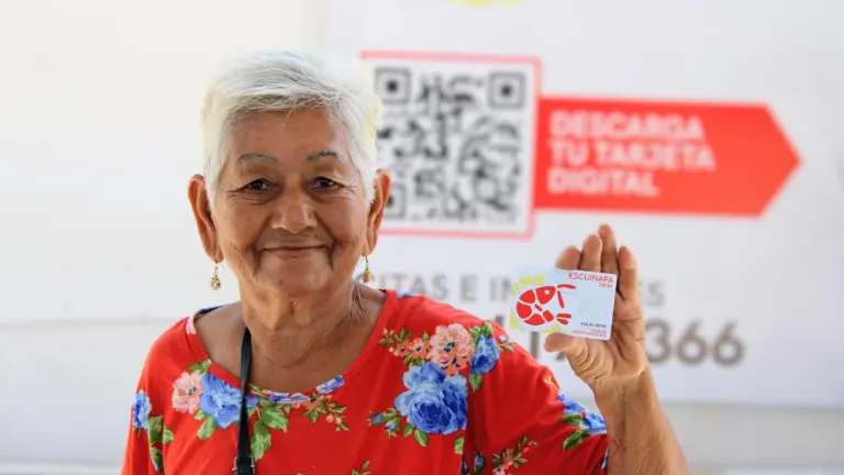 El DIF instala módulos itinerantes para facilitar la afiliación de familias al programa de salud.