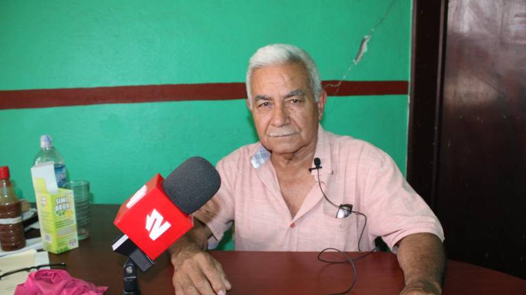 Servando Rendón informó que por el la falta de apoyo de los diferentes niveles de gobierno se han visto en la necesidad de tener que conseguir alimento encareciendo el mantener en pie al ganado.