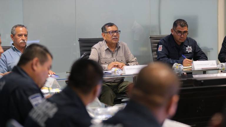 Secretario de Seguridad Pública se reúne con los mandos policiales de los 18 municipios