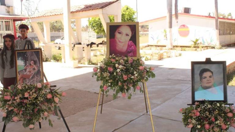 La comunidad de la Técnica 32 y autoridades municipales recordaron a Ana Cristina, Guadalupe y Amalia.