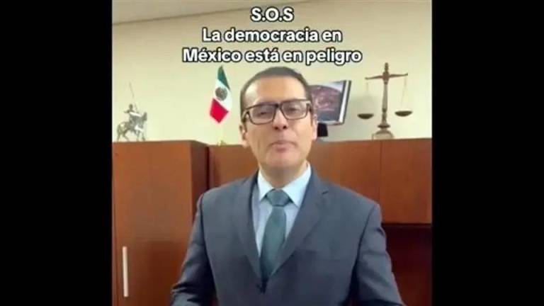 El juez federal Marco Antonio Beltrán Angulo pide en video apoyo a Estados Unidos y a la ONU porque “la democracia está en riesgo”.