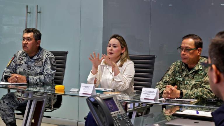 Autoridades estatales encabezaron la Mesa de Paz donde acordaron reforzar la seguridad en el sur de Sinaloa.