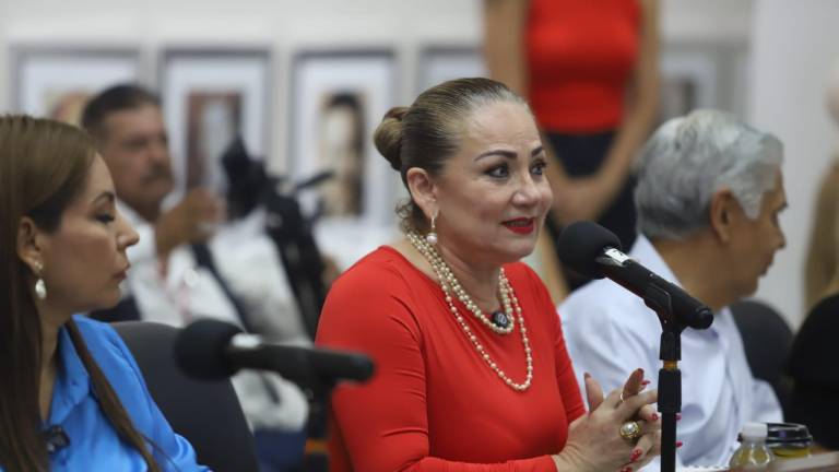 La regidora Maribel Chollet aseguró en sesión de Cabildo que existen patrones de simulación en contratos y adquisiciones dentro del Gobierno municipal.