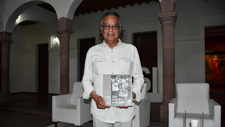 Pedro Valtierra presenta su libro Sin miedo a la luz, en el Masin.