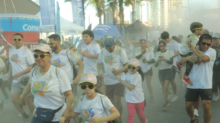 La carrera fue un recorrido de convivencia con salida y meta en el Monumento al Pescador sobre Paseo Claussen.