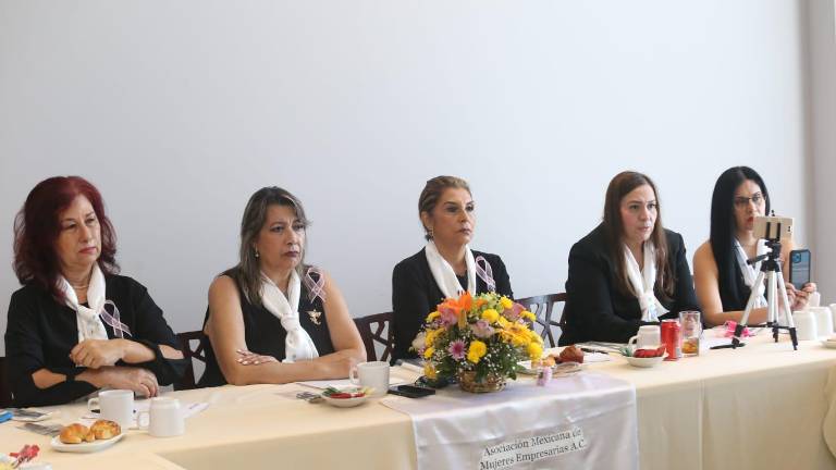 Integrantes de la Asociación Mexicana de Mujeres Empresarias capítulo Mazatlán se reunieron esta mañana.