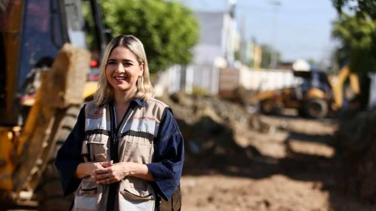 La Alcaldesa de Mazatlán Estrella Palacios Domínguez afirma que su prioridad es su mandato, a 25 años de haber sido coronada Reina del Carnaval.