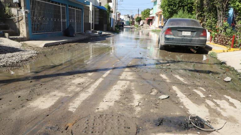 Es derramamiento de aguas negras rezago de gobiernos que no han cambiado una tubería hasta en 80 años: Alcalde de Mazatlán