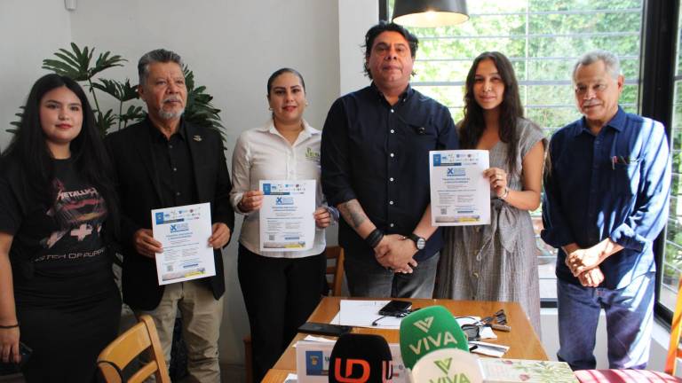 Directivos de la Facultad de Filosofía y Letras de la UAS e invitados comparten detalles de este evento.