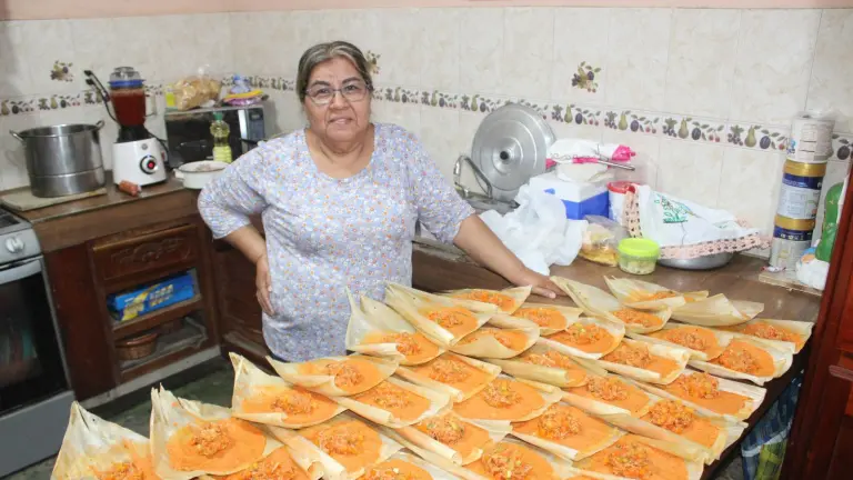 Alicia Melgoza Amaya lleva 35 años ofreciendo su sazón en Rosario.