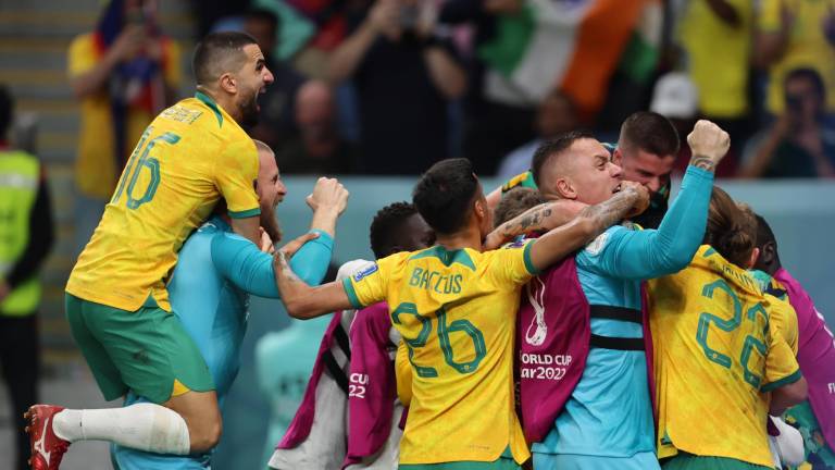 Australia superó a Dinamarca y se metió en octavos de final