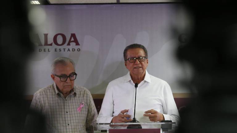 Feliciano Castro Meléndrez comenta de los cuerpos exhumados de la fosa común de Culiacán.