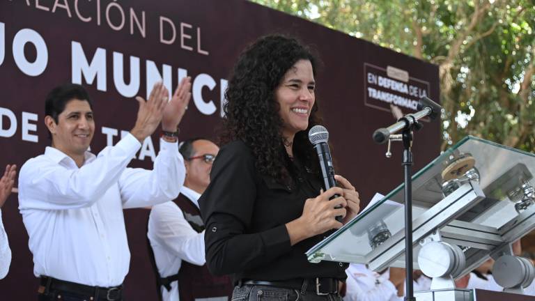 La Presidenta Claudia Sheinbaum Pardo afirmó que no tenía conocimiento de una posible renuncia de Luisa María Alcalde de la dirigencia nacional de Morena.