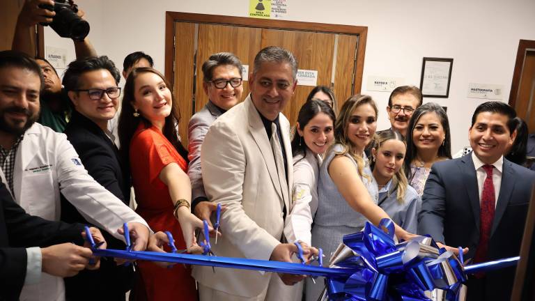 Corte de listón de inauguración de sus nuevas instalaciones de Hospital Marina Mazatlán.