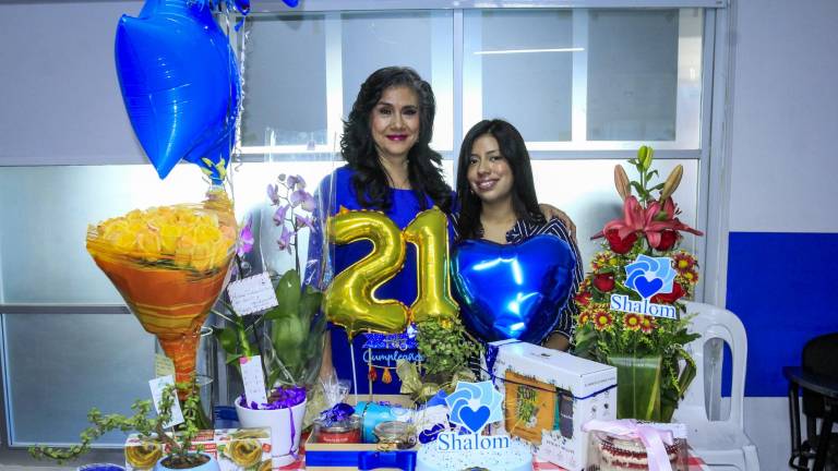 Naytzé Ramírez Torres, fundadora y directora general, junto a la maestra en Arte-terapia Érika Mariana Gélover Ramírez.