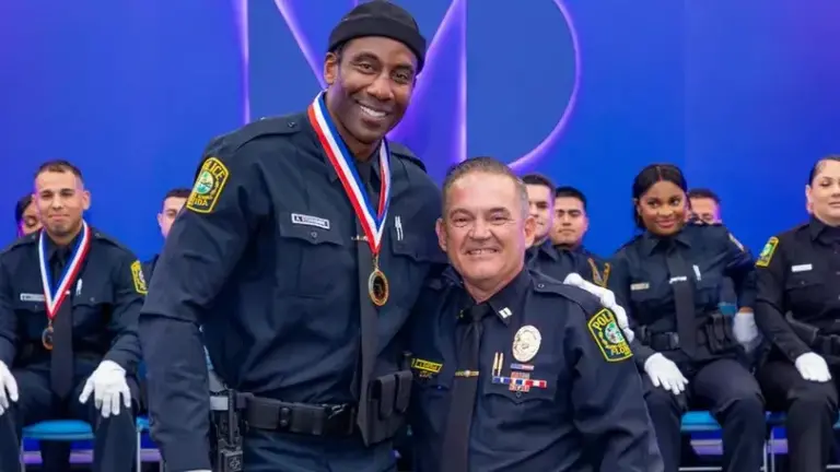 Amar’e Stoudemire se gradúa con honores.