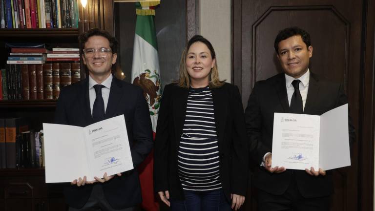 La Gobernadora Yeraldine Bonilla tomó protesta a Diego Armando Aguerrebere y Francisco Javier Barrón como nuevos integrantes de su gabinete estatal.