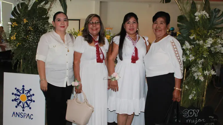 Celebra Anspac Culiacán una generación más de mujeres con deseos de superación