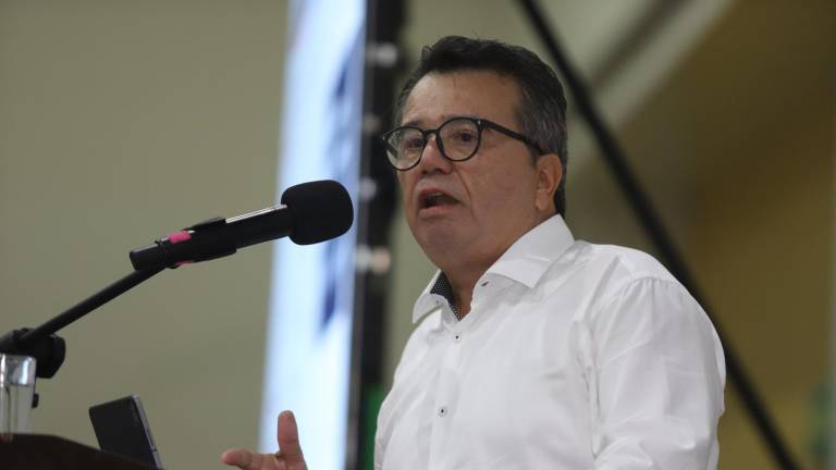 Jesús Vizcarra Calderón, presidente del Consejo de SuKarne, diserta conferencia la mañana de este martes en un desayuno organizado por Coparmex Mazatlán.