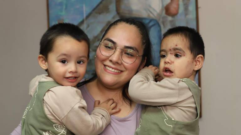Melissa Vargas Toledo, con dos hijos Francisco y Sebastián, agradece el apoyo de lectora anónima.