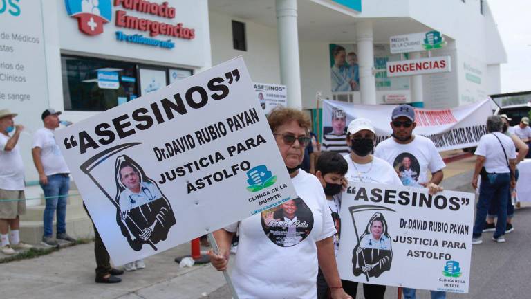 Piden justicia para Astolfo Ávila, quien murió hace un año en una clínica privada por falta de oxígeno