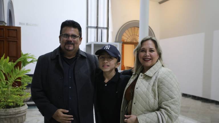 Juan José Rodríguez y Karla Valero con su hijo Ian Rianieri.