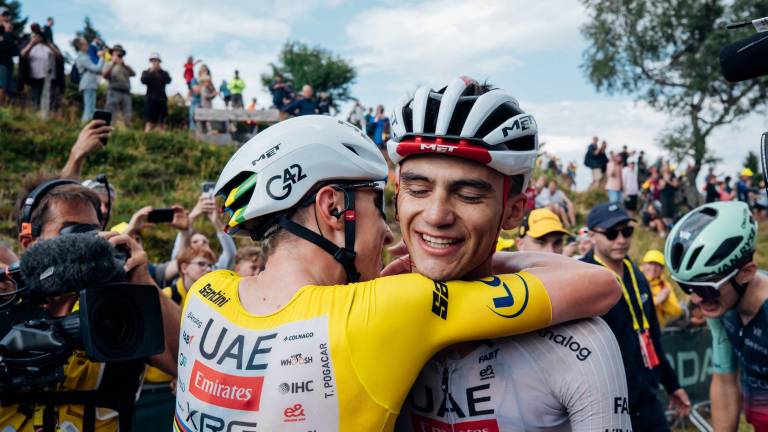 El líder del Tour de France señaló que ayudará al mexicano a retener la tercera posición de la clasificación general en la etapa 21.