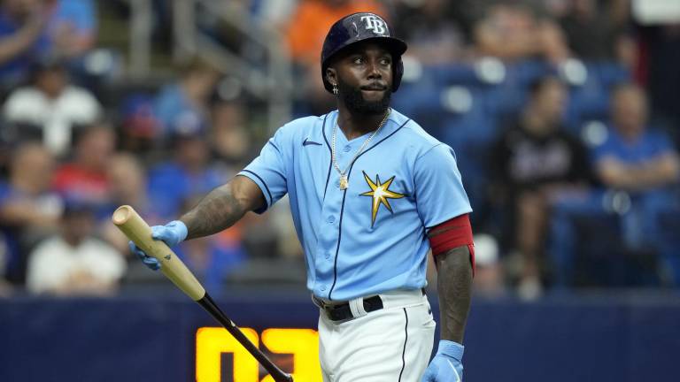 Randy Arozarena se incorpora al campamento de Rays.