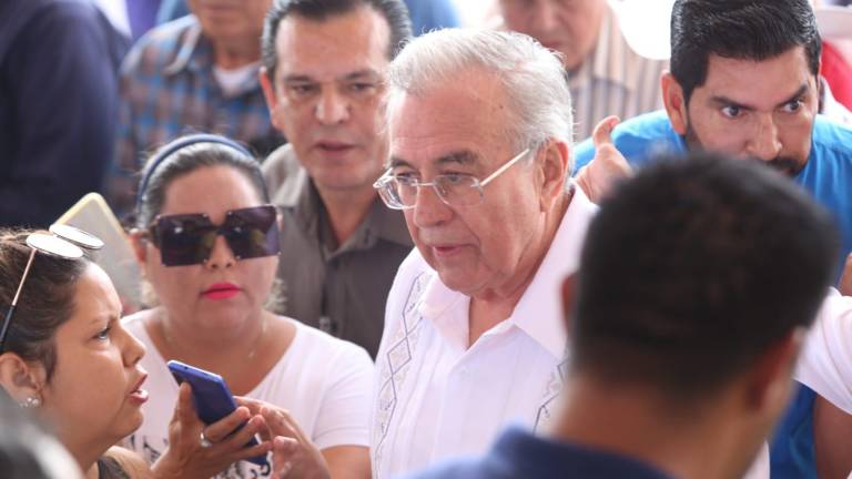 El Gobernador Rubén Rocha Moya manifestó que se están tomando medidas con los permisionarios.