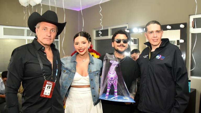 El alcalde de Benito Juárez, Luis Mendoza, sostuvo un encuentro con Christian Nodal y Ángela Aguilar.