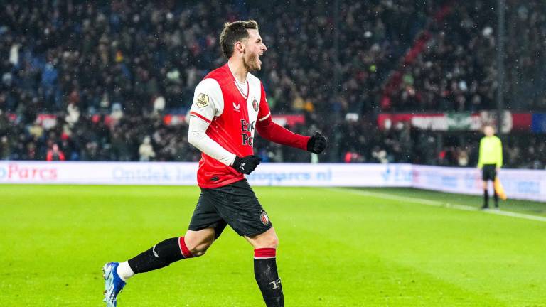 Santiago Giménez da triunfo al Feyenoord ante el Volendam