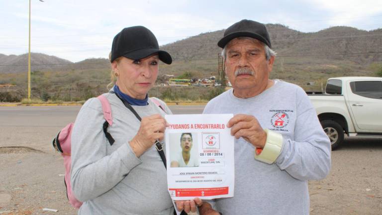 Micaela y José se encuentran buscando a su hijo desaparecido hace 10 años en Mazatlán.