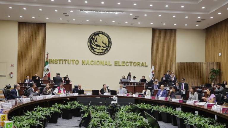 Consejo del INE rechaza a Flavio Cienfuegos para Secretaría Ejecutiva