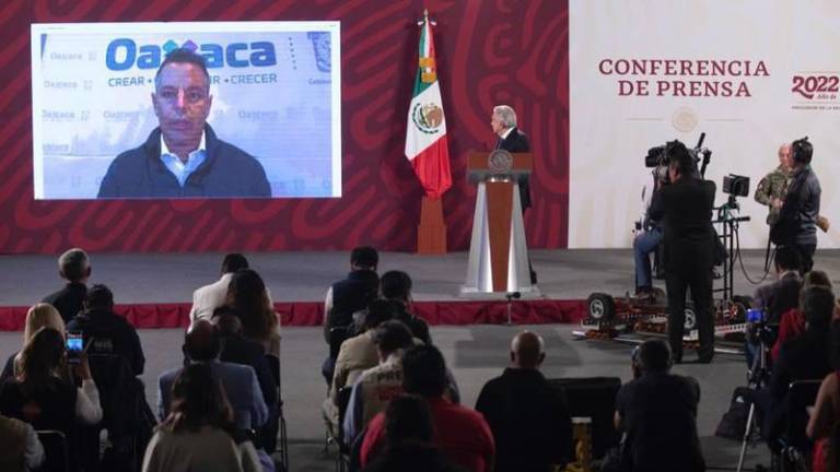 Alejandro Murat da a conocer el balance de paso del Huracán Ágatha por Oaxaca.
