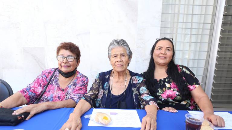 Integrantes de Anspac Mazatlán protagonizan una Tarde de Bingo