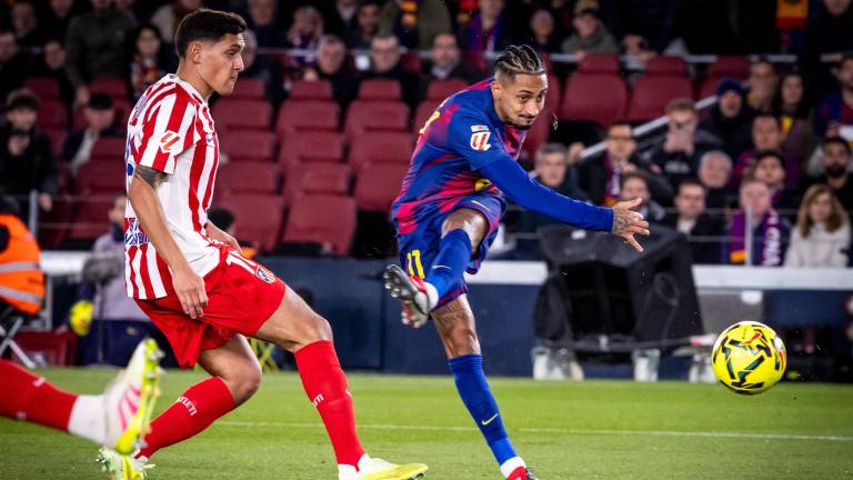 Raphinha anotó el gol que empató el encuentro y que abrió el camino para el triunfo del Barcelona sobre el Atlético de Madrid.
