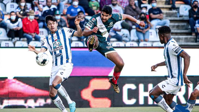 Puebla jugó con un hombre más ante Pachuca, pero ni así le alcanzó para rescatar, al menos, el empate.